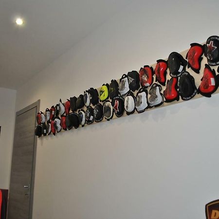 Italian Piston House Sport Moto Rent Panzió Millesimo Kültér fotó