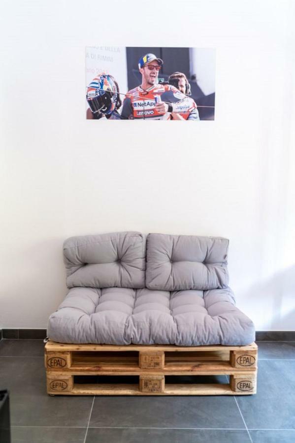 Italian Piston House Sport Moto Rent Panzió Millesimo Kültér fotó